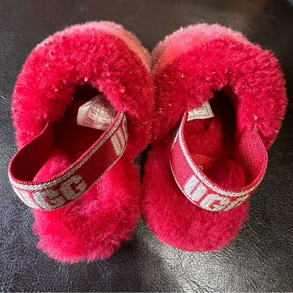 NWOT Ugg Red and Gold Fluff Yeah Slides toddler size 7 - Picture 2 of 3